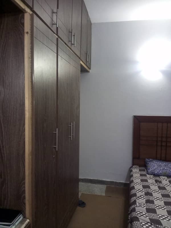 Furnish room available in g10 pha for Lady 4