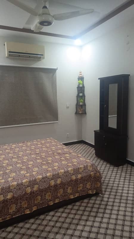 Furnish room available in G10/4 for ladies near to nova 1