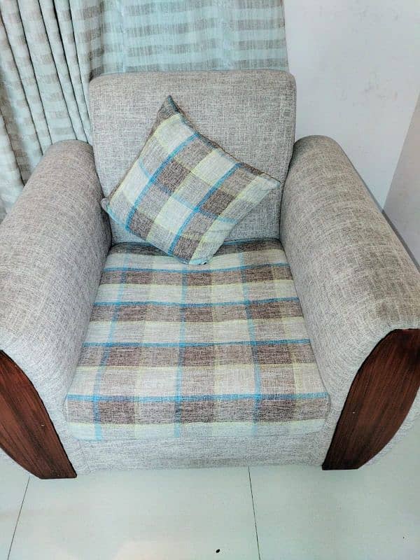 7 Seater Sofa with Cushion 3