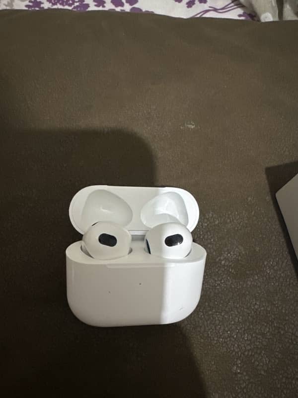 Apple airpods 3rd generation 0