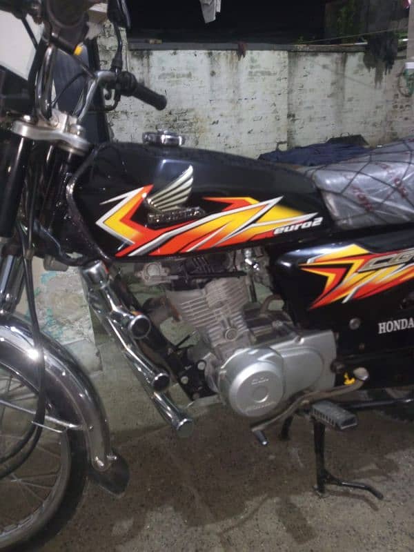 Honda 125 Black color 7