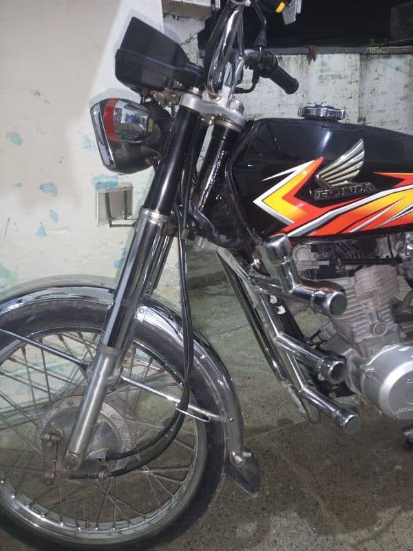 Honda 125 Black color 9