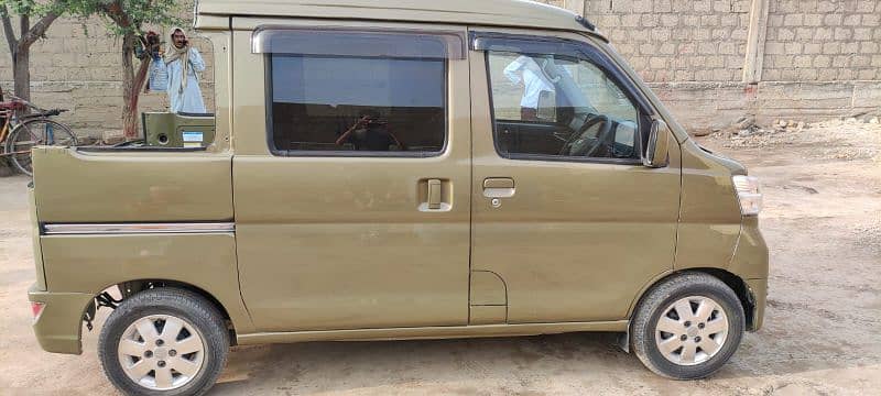 Daihatsu Hijet 2024 4