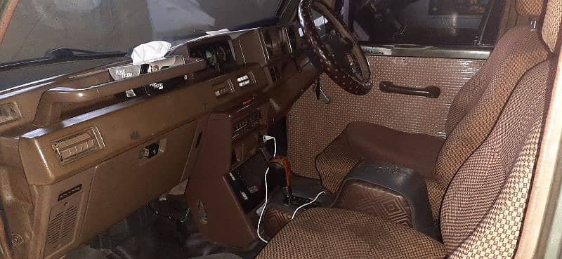 Mitsubishi Pajero 1986 2