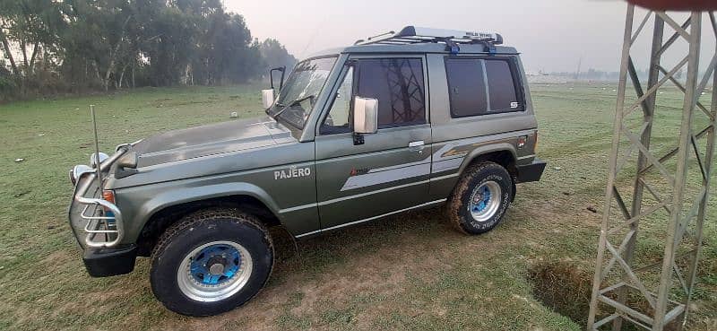 Mitsubishi Pajero 1986 8