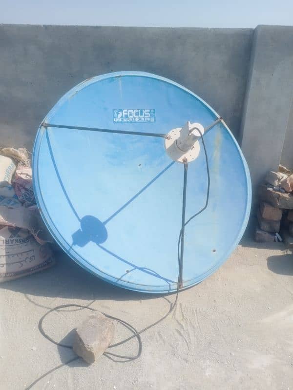 4 Feet dish with LNB 0