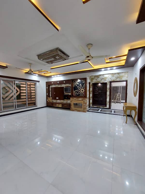 1 KANAL HOUSE FOR SALE IN WAPDA TOWN E1 33