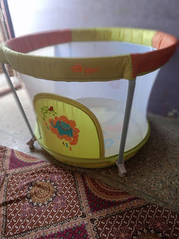 baby play cot 1