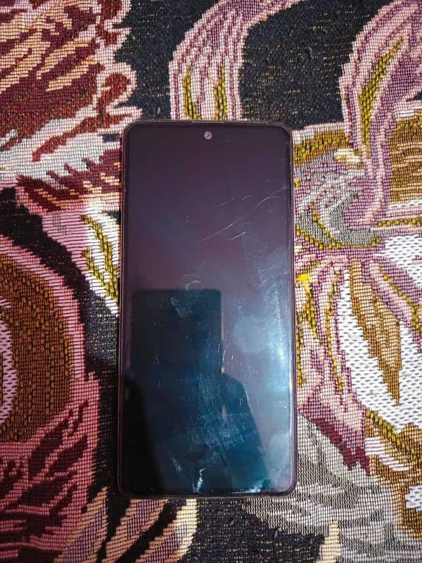 selling my samsung a51 8gb ram wala full box exchnage possible 4