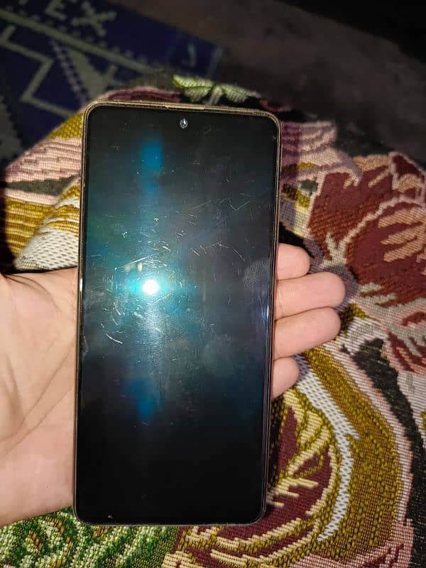 selling my samsung a51 8gb ram wala full box exchnage possible 5