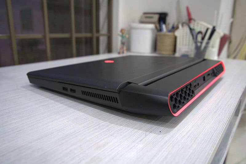 Alienware Area 51m RTX 2080 i9 9900k, Lahore 3