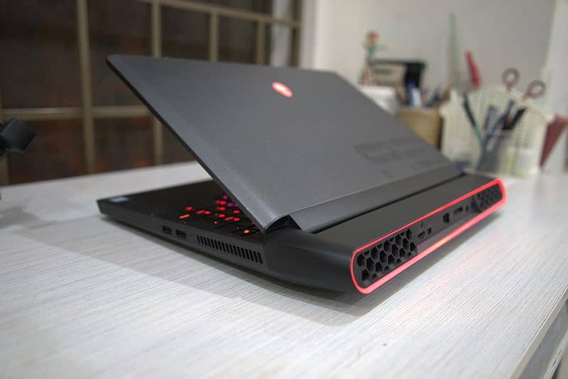 Alienware Area 51m RTX 2080 i9 9900k, Lahore 8