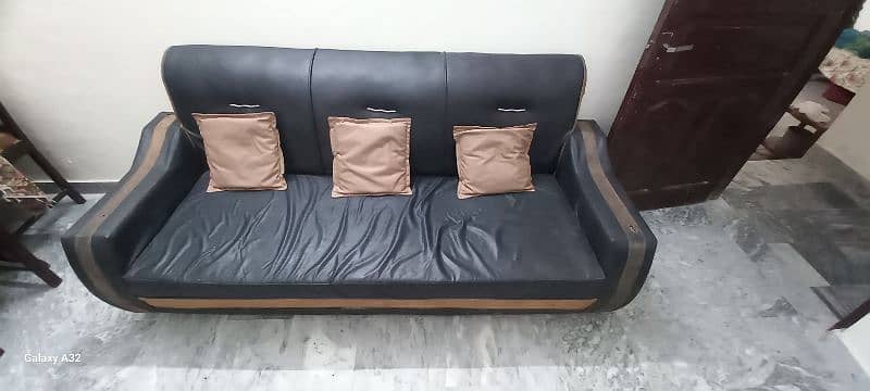 5 seater comfortable 5 seater sofa in good condition 2