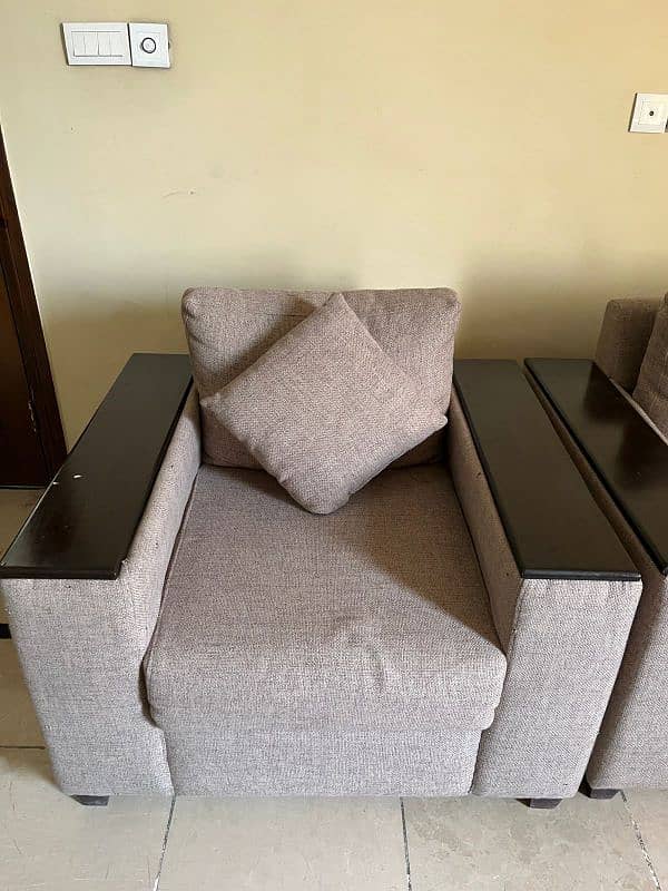 7 seater sofa set and 3 tables 0