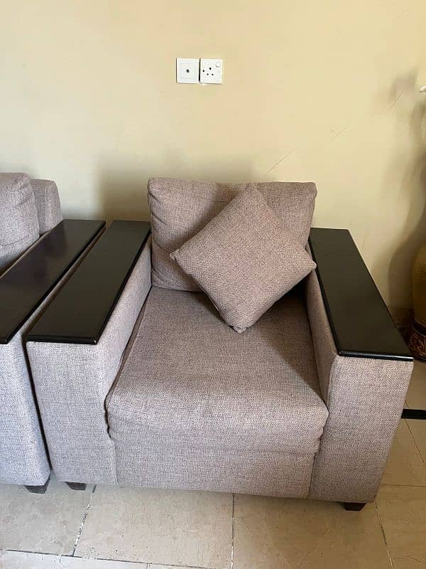 7 seater sofa set and 3 tables 3