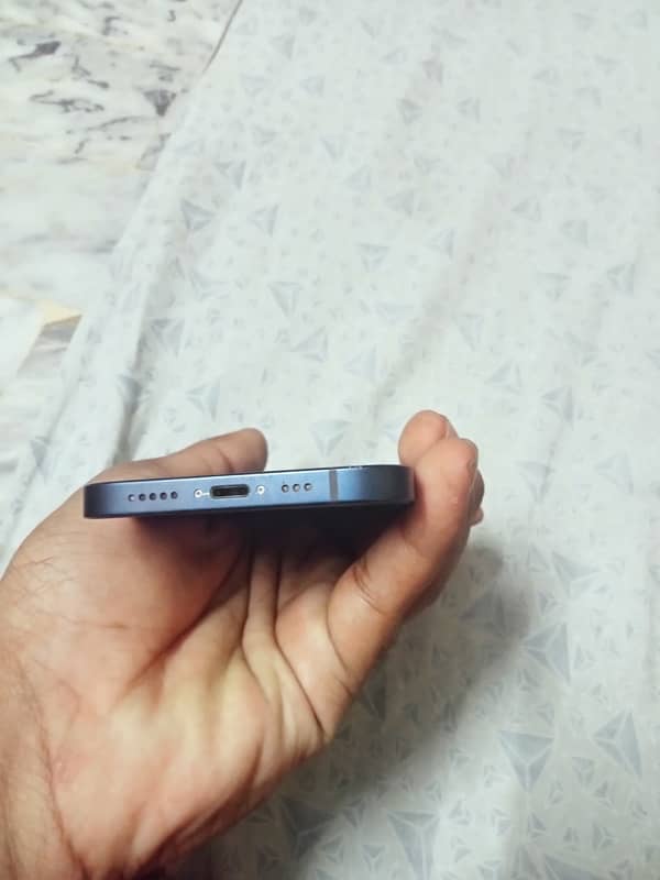 iPhone 12 brand new condition 3