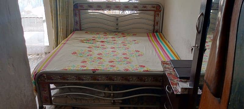 King Side Bed 0