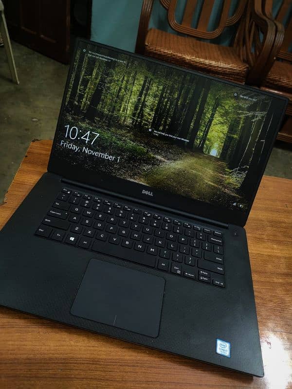 Dell XPS 15 9560 0