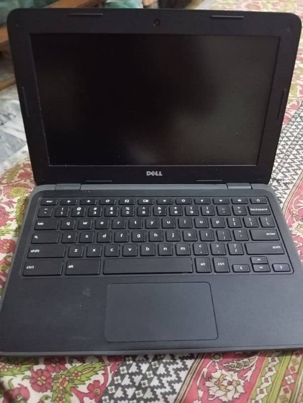 Dell 3180 Chromebook 11.6 inches HD screen 1