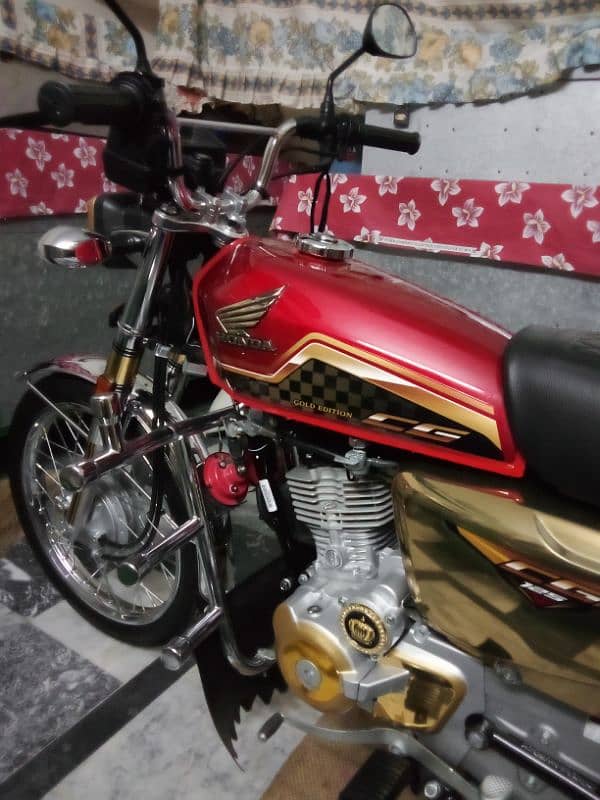 HONDA CG 125-S GOLD EDITION 5