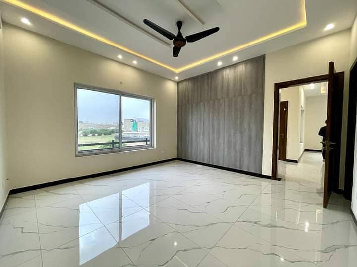 1 Kanal Designer Luxurious Portion Available For Rent In Phase 8 0