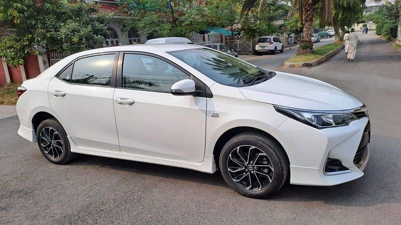 Toyota Corolla Altis 2023 full option top of line 17