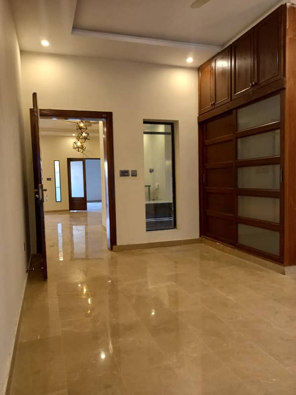 10 Marla Beautiful Double Unit House Available For Rent 8