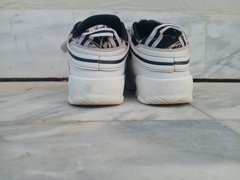 KIDS SHOES URGENT SALE ONLY 1 TIME USE 5