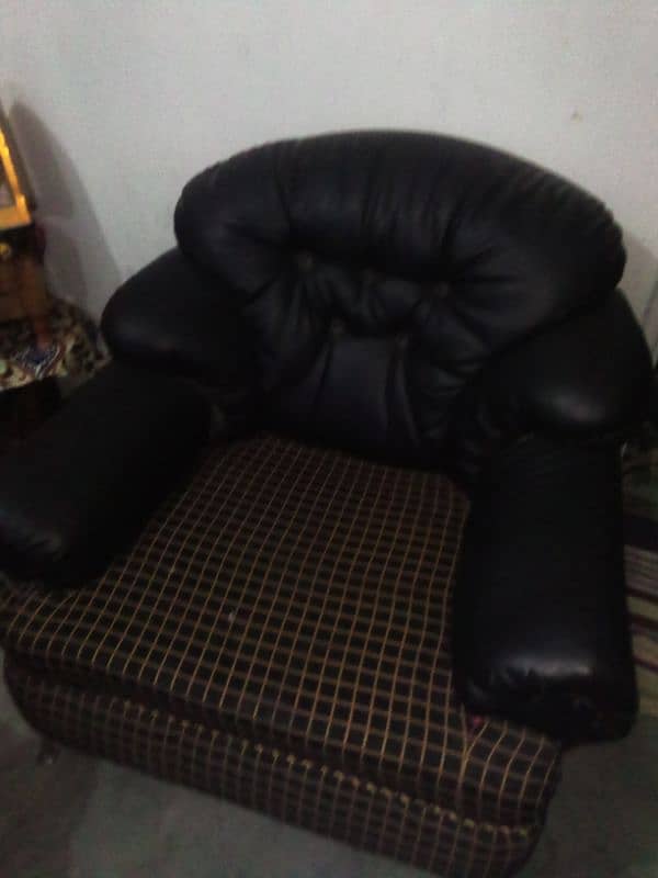 2 sofas:1 seater       and.      2 sofas:3 seater 1