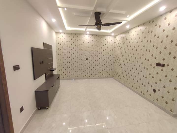 7 Marla Luxury Designer House For Rent 13