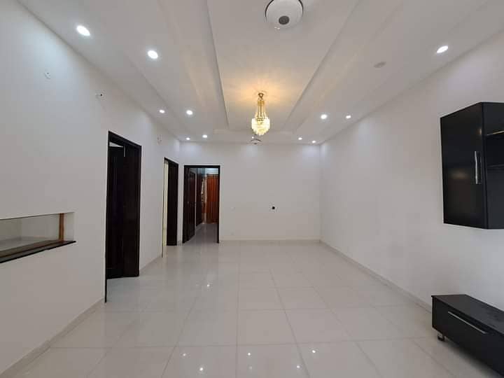 6 Marla Beautiful House Available For Sale In Johar Town 0