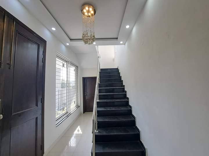 6 Marla Beautiful House Available For Sale In Johar Town 8