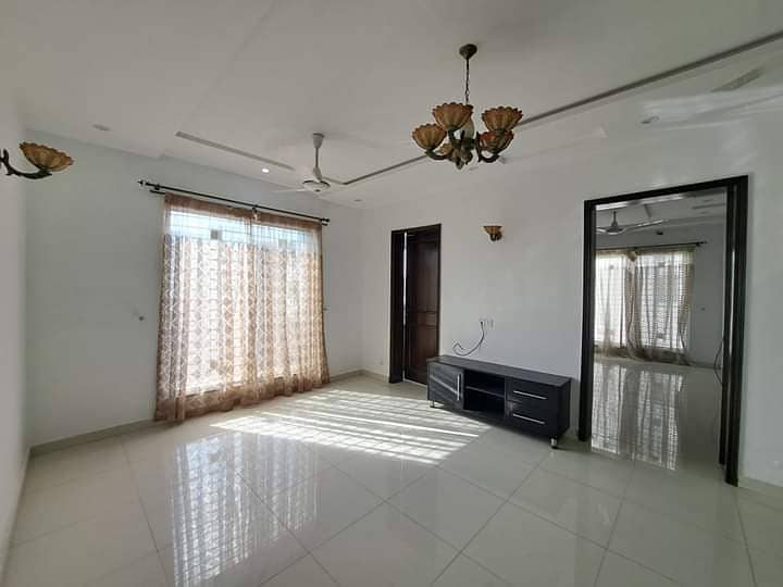 6 Marla Beautiful House Available For Sale In Johar Town 9