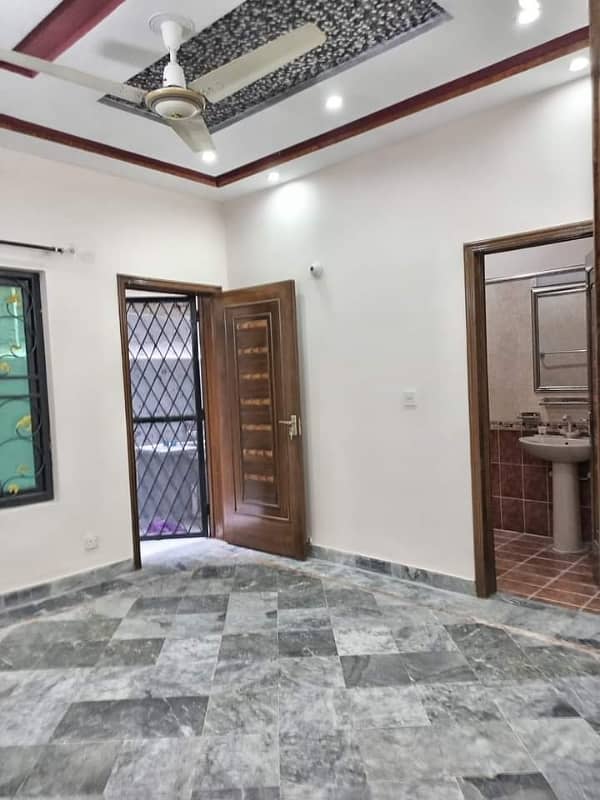 1 kanal beautiful house available for sale in johar town 5