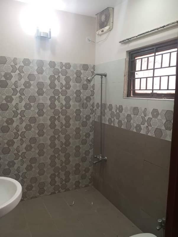 1 kanal beautiful house available for sale in johar town 23