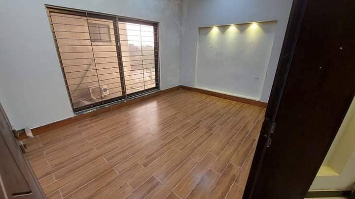 1 kanal beautiful house available for sale in johar town 0