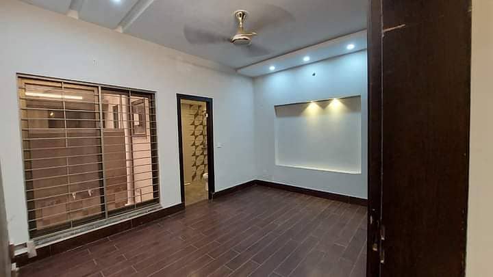 1 kanal beautiful house available for sale in johar town 6