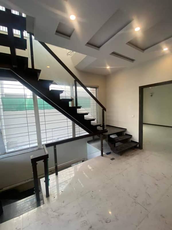 1 kanal beautiful house available for sale in johar town 11