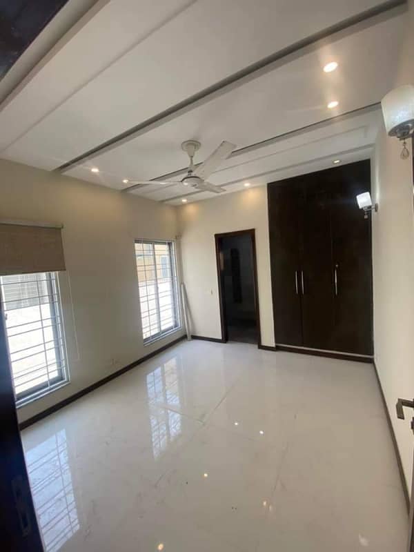 1 kanal beautiful house available for sale in johar town 23