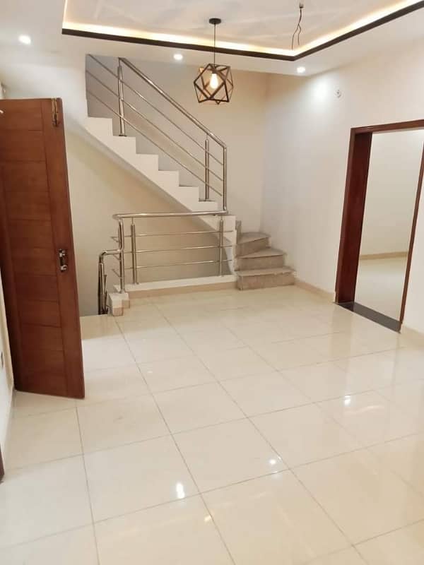 5 Marla Beautiful House Available For Sale In Johar Town 0