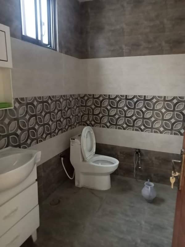 5 Marla Beautiful House Available For Sale In Johar Town 22