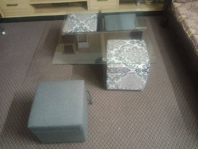 l shae sofa with diwan center table  and 4couches 1