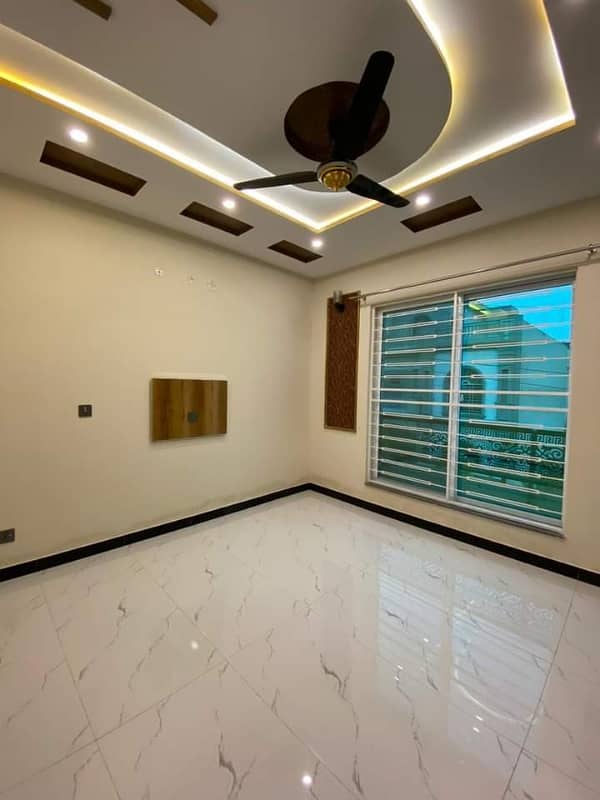 5 Marla Brand New Luxury House For Sale In Johar Town 16