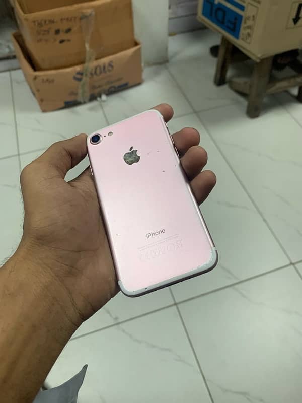 IPHONE 7 32 gb Pta Approved with box 2