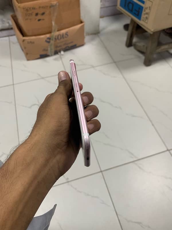 IPHONE 7 32 gb Pta Approved with box 3