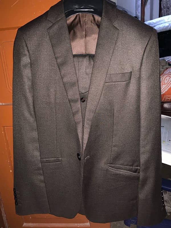 Brown color Classic 3 Piece Suit, Pant coat 2