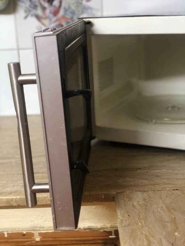 Microwave from Dubai for sale 2