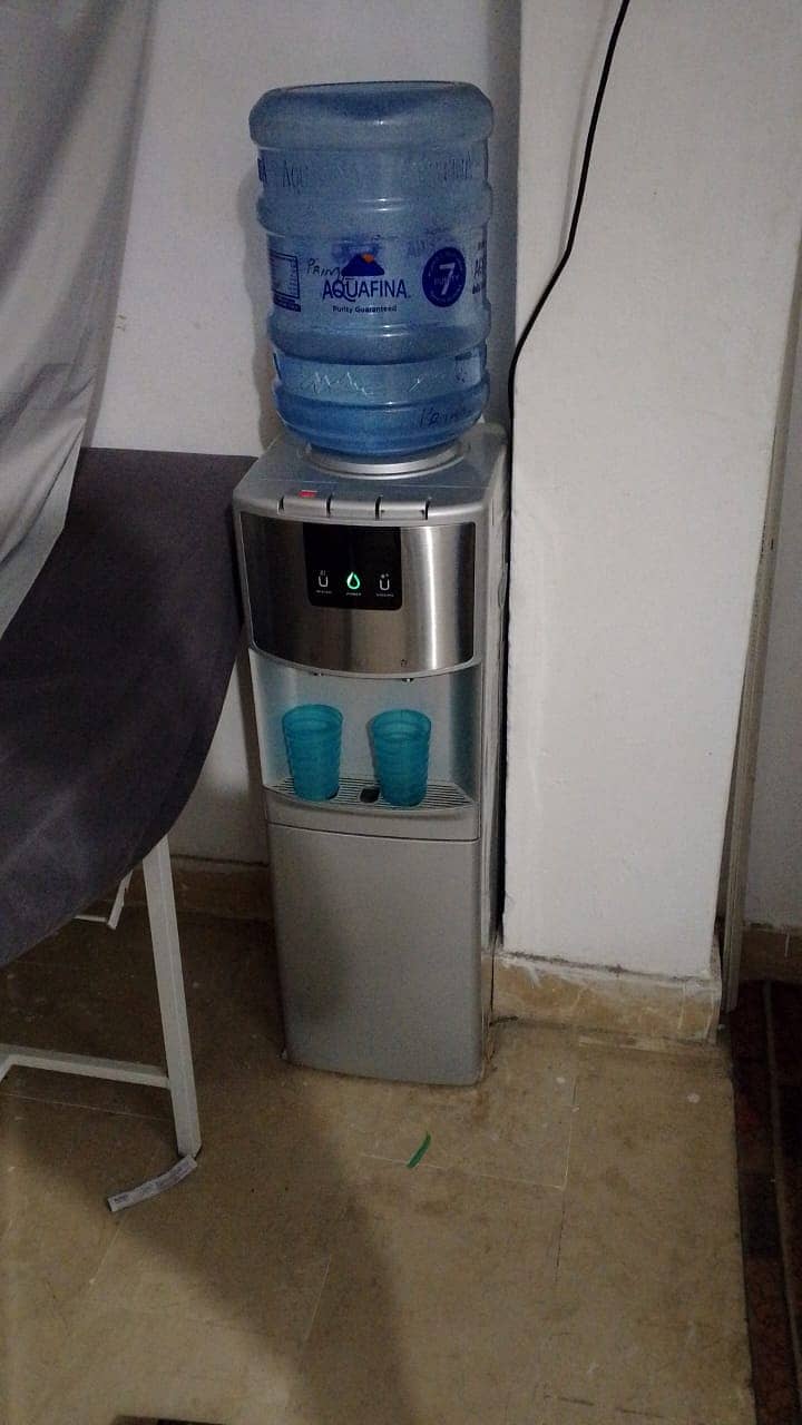 WATER DISPENSER 1