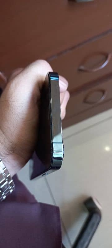 I phone 12 Pro Max 256 GB factory unlock 2