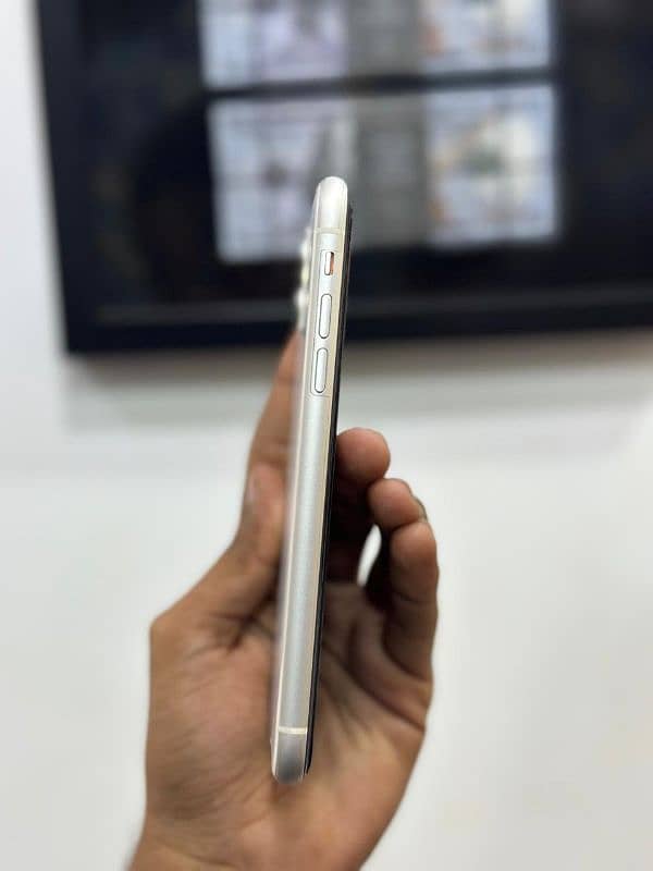 Iphone 11 128GB PTA approved 5